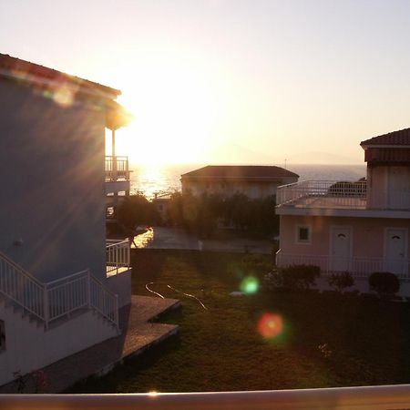 Kastro Beach Hotel Экстерьер фото
